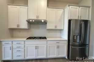 9233 Harwen Ln, Charlotte, NC 28215 - Photo 2