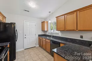 5237 Timbertop Ln, Charlotte, NC 28215 - Photo 4