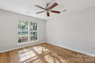 5237 Timbertop Ln, Charlotte, NC 28215 - Photo 8