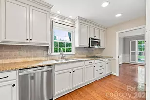 3528 Broadfield Rd, Charlotte, NC 28226 - Photo 6