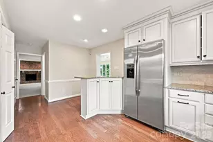 3528 Broadfield Rd, Charlotte, NC 28226 - Photo 4