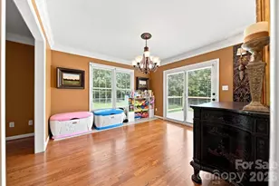 85 Charleston Ct, Hickory, NC 28601 - Photo 12