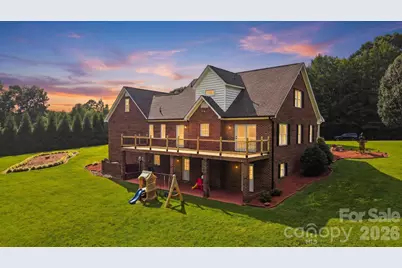 85 Charleston Court, Hickory, NC 28601 - Photo 2