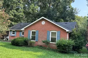 7216 Lockmont Dr, Charlotte, NC 28212 - Photo 2