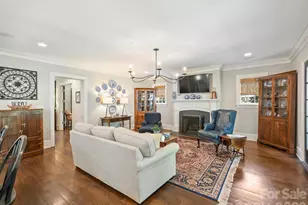 309 Hempstead Pl, Charlotte, NC 28207 - Photo 12
