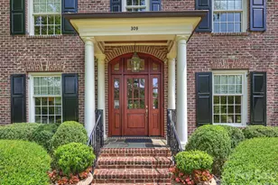 309 Hempstead Pl, Charlotte, NC 28207 - Photo 2
