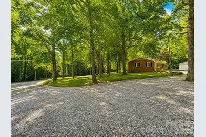 2725 Puetts Chapel Road, Bessemer City, NC 28016 - Photo 2