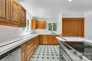 30 Nichols Hill Dr, Asheville, NC 28804 - Photo 20