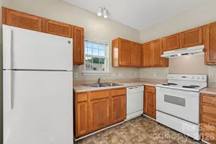 9327 Kimmel Ln, Charlotte, NC 28216 - Photo 4