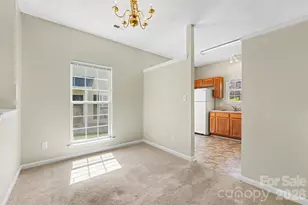 9327 Kimmel Ln, Charlotte, NC 28216 - Photo 6