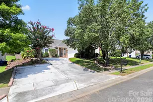 14642 Hawick Manor Ln, Pineville, NC 28134 - Photo 2