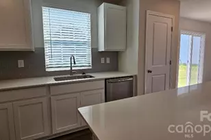 1615 Cannonball Ln, Bessemer City, NC 28016 - Photo 6
