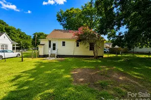 609 Dallas St, Chester, SC 29706 - Photo 6