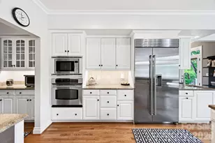 10 Blackberry Ln, Asheville, NC 28804 - Photo 10