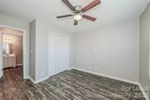 312 Hoskins Mill Ln, Charlotte, NC 28208 - Photo 10