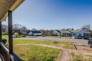 312 Hoskins Mill Ln, Charlotte, NC 28208 - Photo 6