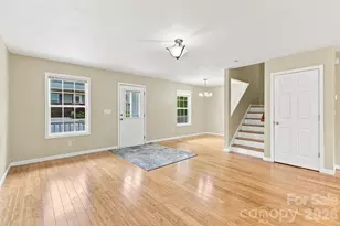 32 Jeff Dr, Asheville, NC 28806 - Photo 2