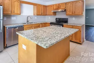 3134 Summercroft Ln, Charlotte, NC 28269 - Photo 6