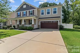 7513 Meridale Forest Dr, Charlotte, NC 28269 - Photo 2