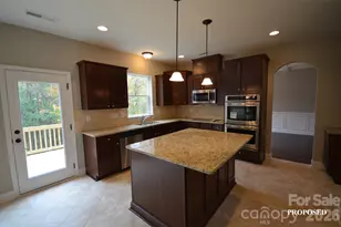 174 Northlake Dr, Statesville, NC 28677 - Photo 2