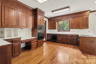 7708 Red Oak Ln, Charlotte, NC 28226 - Photo 8