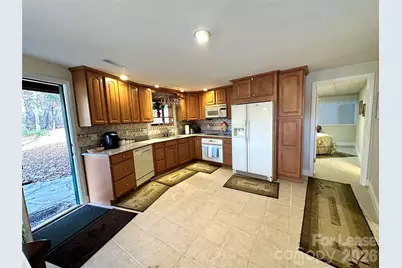 424 Lakeview Drive, Tryon, NC 28782 - Photo 4