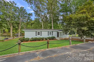 218 Lineberger Dr, Mooresville, NC 28117 - Photo 2