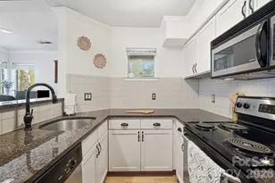 2510 Cranbrook Ln, Charlotte, NC 28207 - Photo 12