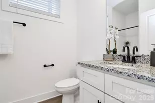 3432 Brookshire Blvd, Charlotte, NC 28216 - Photo 8
