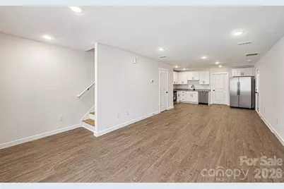 1050 5th Street NE, Hickory, NC 28601 - Photo 4