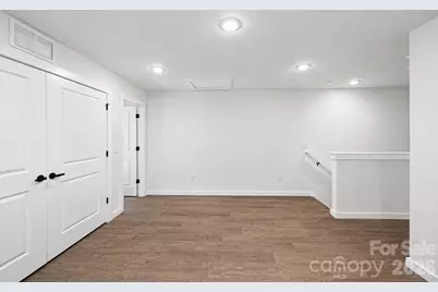 1050 5th Street NE, Hickory, NC 28601 - Photo 10