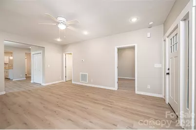 60 5th Street SE, Hickory, NC 28602 - Photo 24
