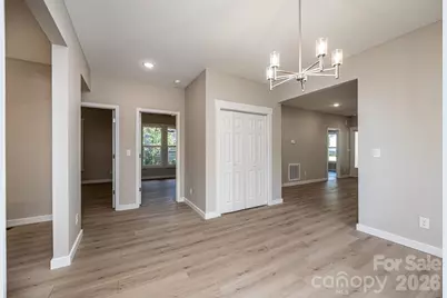 60 5th Street SE, Hickory, NC 28602 - Photo 16
