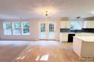 2502 Harwood Hills Ln, Charlotte, NC 28214 - Photo 6