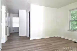 2835 Willow St, Charlotte, NC 28208 - Photo 4