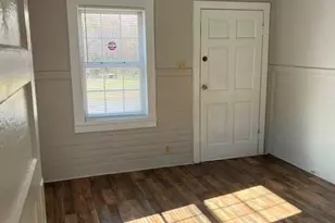 719 Hunt St, Statesville, NC 28677 - Photo 4