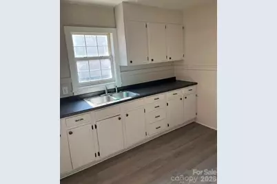 719 Hunt Street, Statesville, NC 28677 - Photo 2