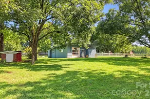 37631 Saw Mill Rd, New London, NC 28127 - Photo 38