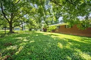 37631 Saw Mill Rd, New London, NC 28127 - Photo 34