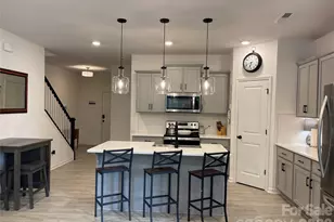 11009 Pagebrook Ln, Charlotte, NC 28214 - Photo 6