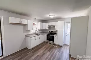 310 W Indiana Ave, Bessemer City, NC 28016 - Photo 2