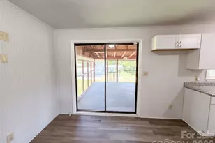 310 W Indiana Ave, Bessemer City, NC 28016 - Photo 6