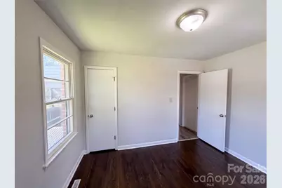 310 W Indiana Avenue, Bessemer City, NC 28016 - Photo 8