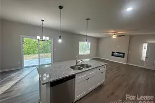 2128 Clapham Ct, Charlotte, NC 28215 - Photo 6