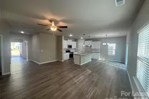 2128 Clapham Ct, Charlotte, NC 28215 - Photo 8