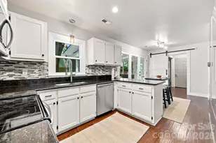 9209 Deer Spring Ln, Charlotte, NC 28210 - Photo 16