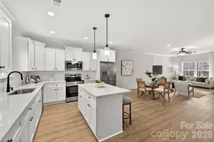 9000 Pinenoll Ln, Charlotte, NC 28215 - Photo 8