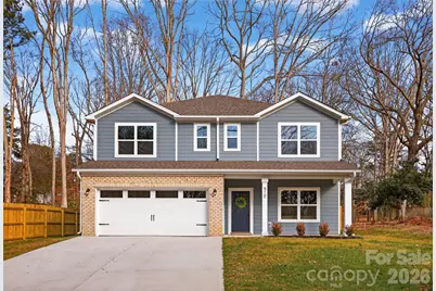9000 Pinenoll Lane, Charlotte, NC 28215 - Photo 1