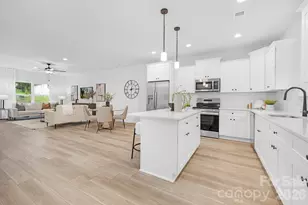 5041 San Francisco Cir, Charlotte, NC 28216 - Photo 8