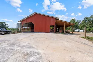 29 Pleasant Hill Rd, Marion, NC 28752 - Photo 32
